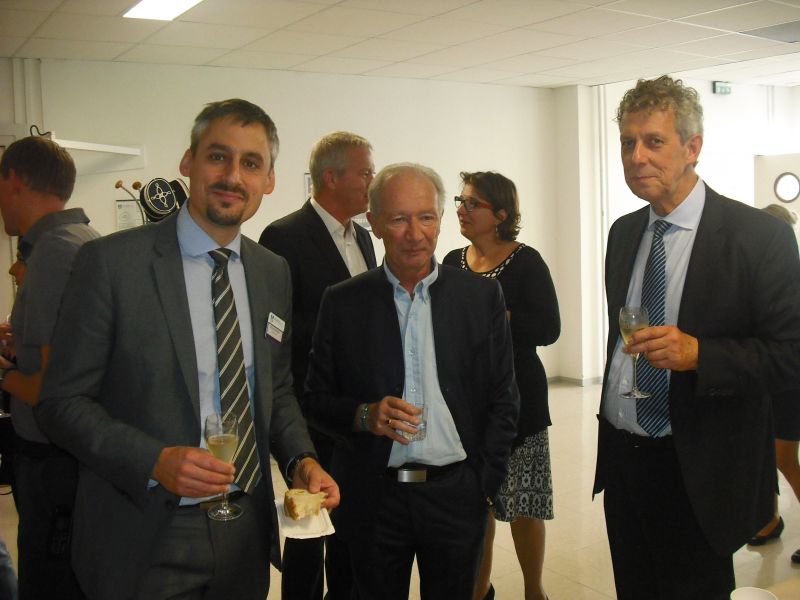 M. ROCHER, Directeur, en présence de M. le Dr HANSSEN, Président de CME et M. SLADEK, Directeur-adjoint du CH de Haguenau